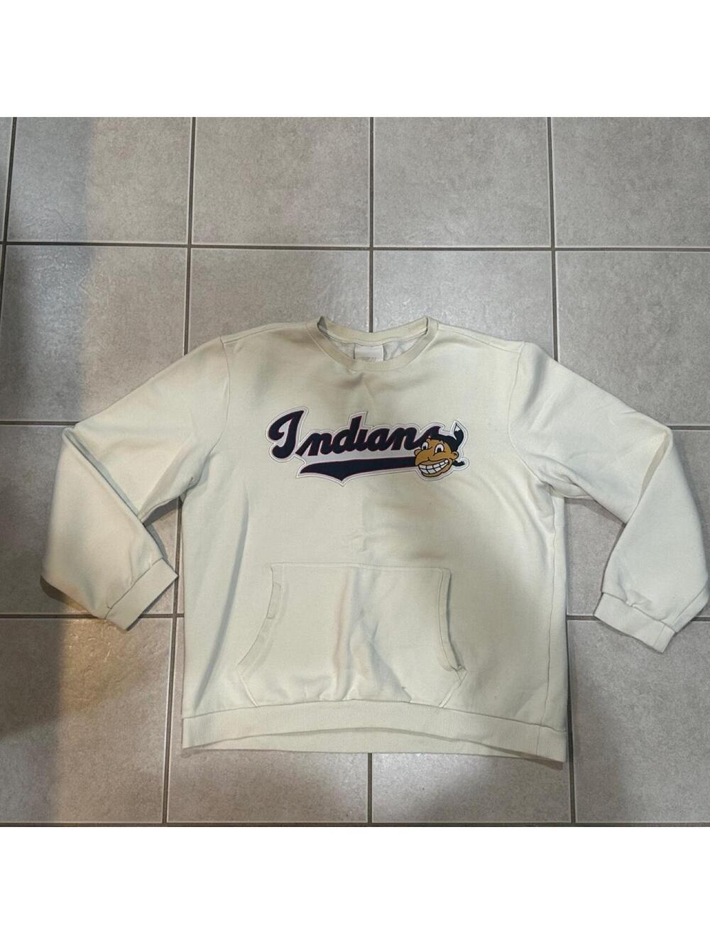 MLB Men's White and Cream Sweatshirt